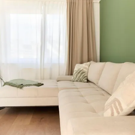 Apartment Helle In Lage!